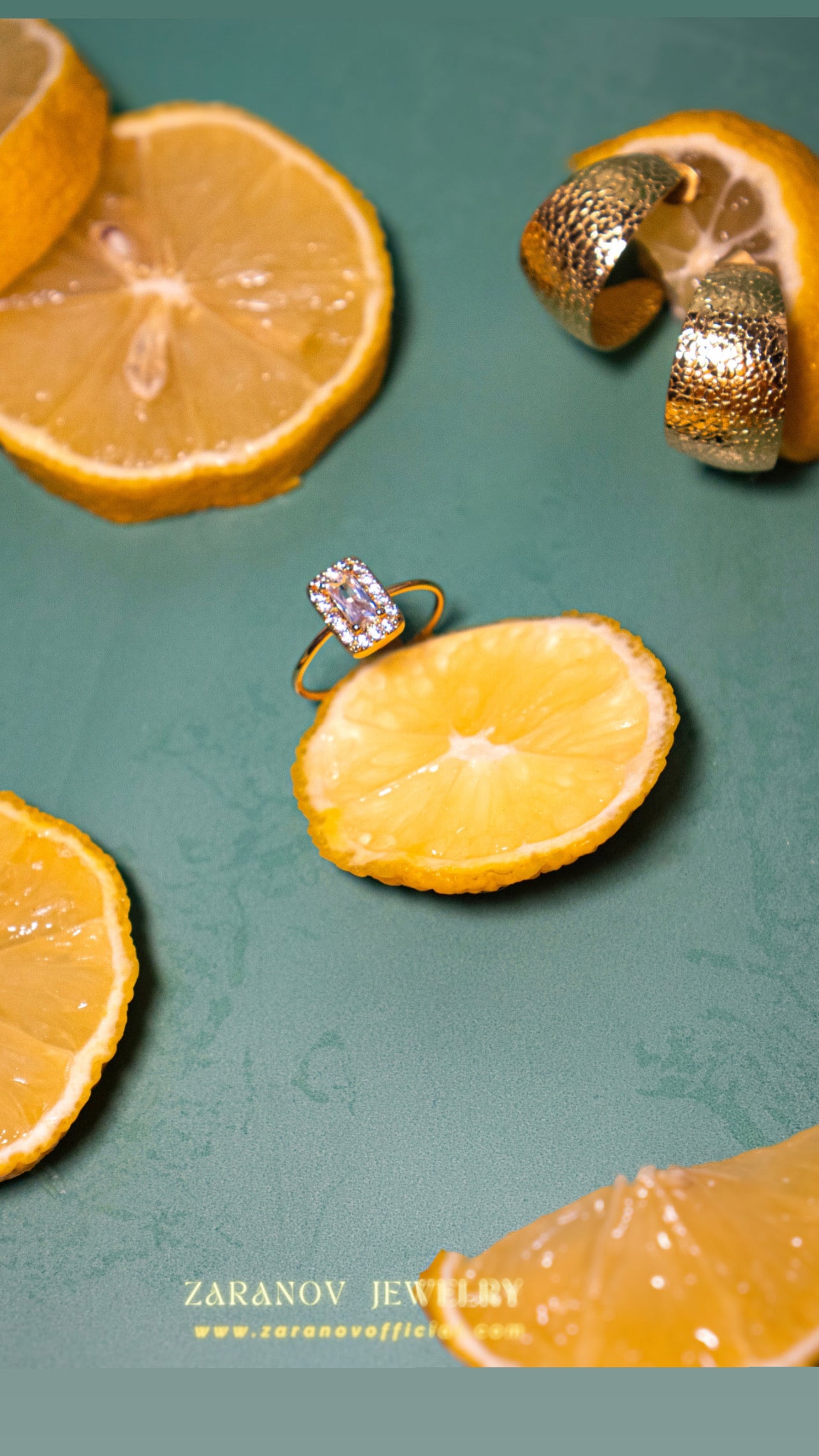 Ring Secilia in white